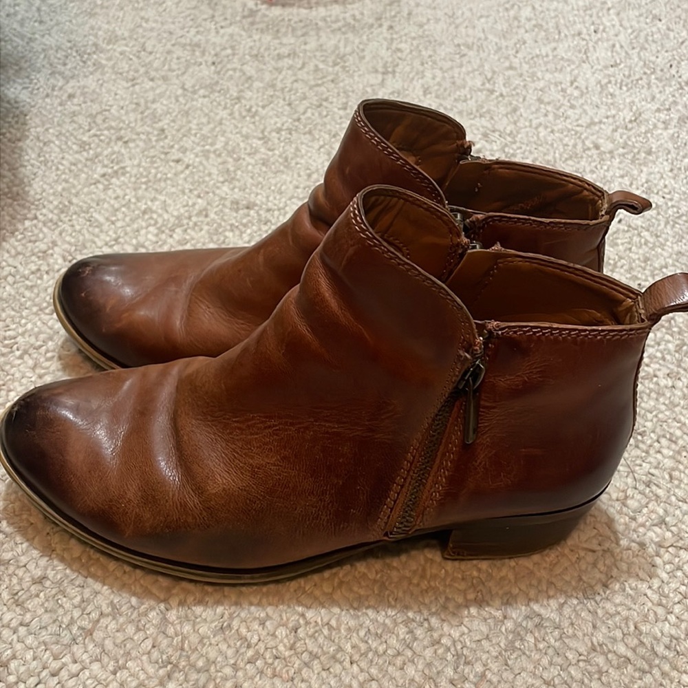 Lucky Brand Basel Out Zip Shooties